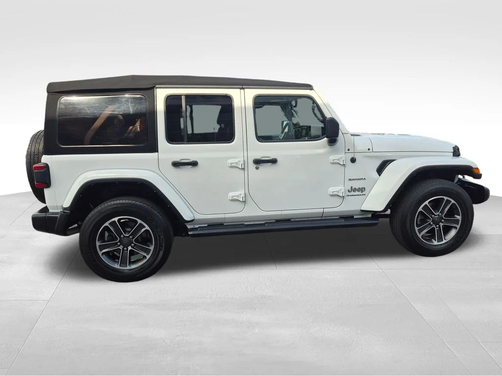 Used 2023 White Jeep Sahara image 10