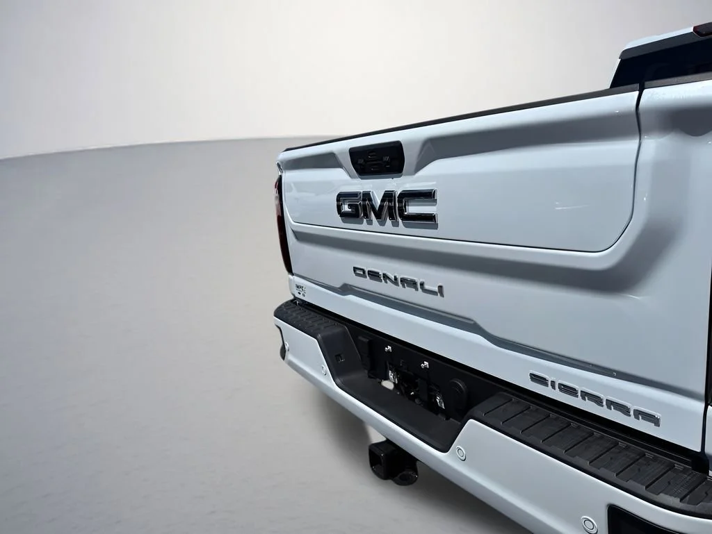 New 2026 Glacier White Tricoat GMC Denali Ultimate image 39