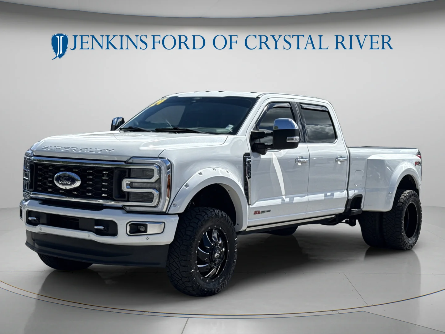 Used 2024 Star White Metallic Tri-Coat Ford Platinum image 10