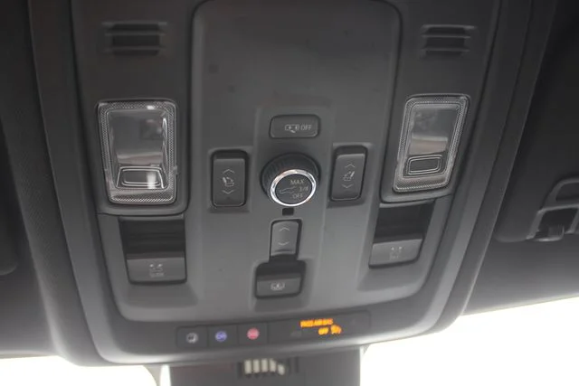 Used 2025 Black Chevrolet High Country image 12