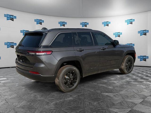 New 2026 Baltic Gray Metallic Clear-Coat Exterior Paint Jeep Altitude image 5