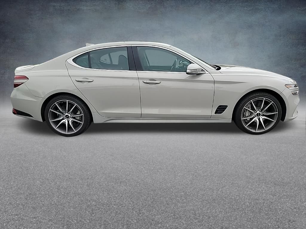 2025 GENESIS G70 Standard - Photo 7