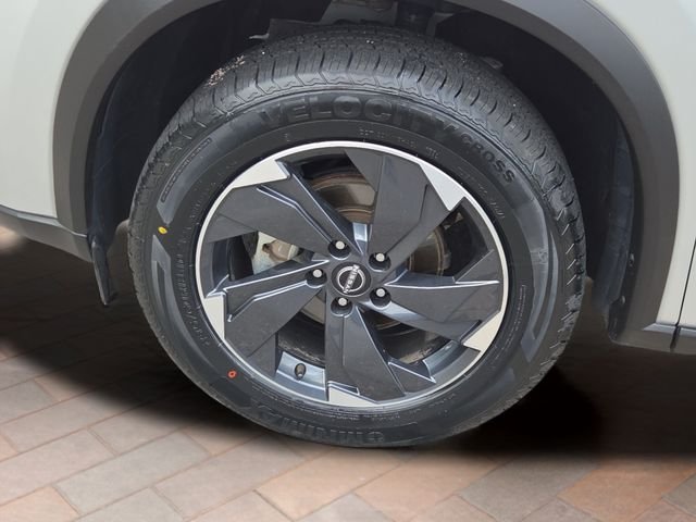 Used 2024 Brilliant Silver Metallic Nissan SV image 24