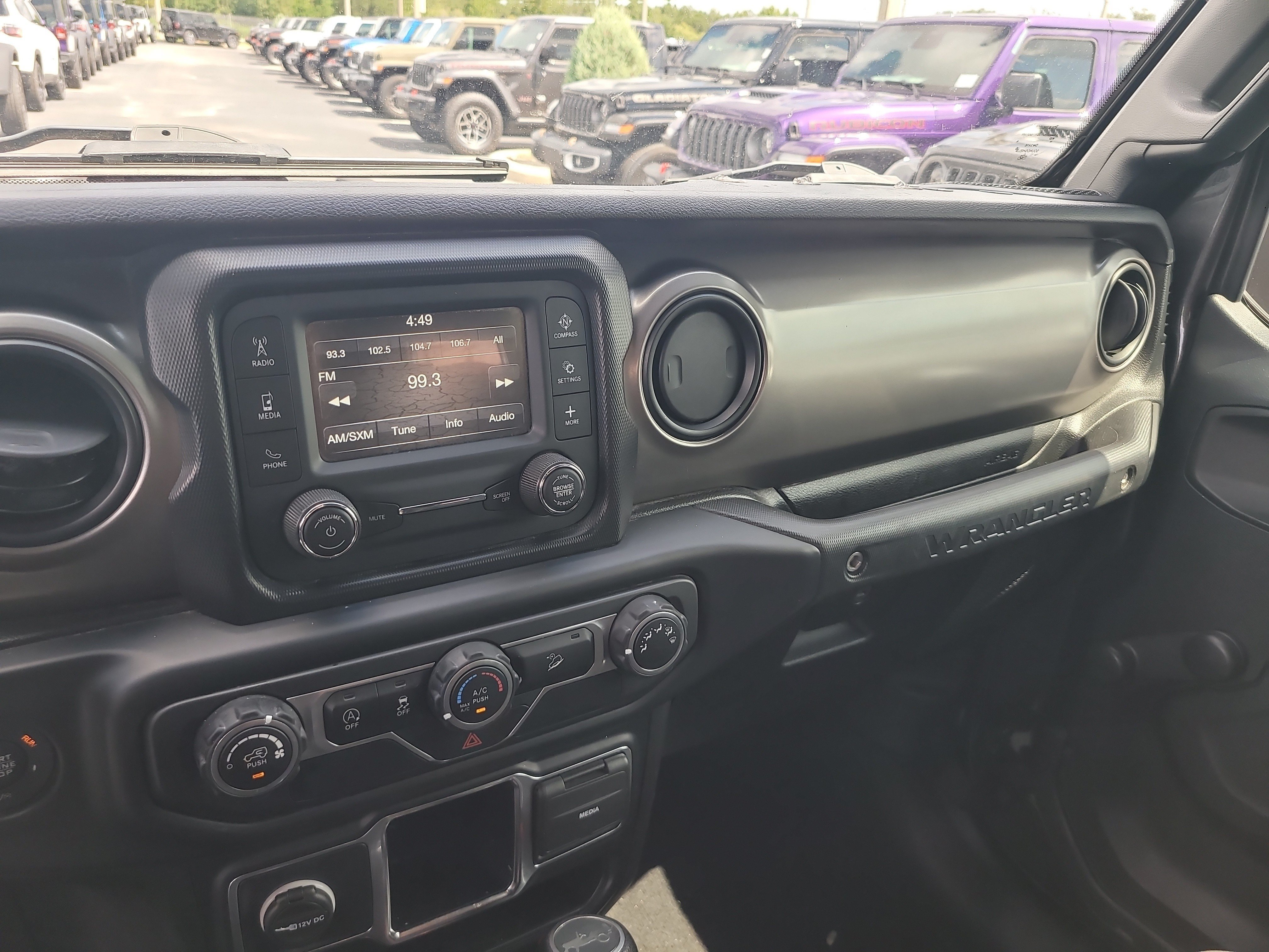 Used 2019 Granite Crystal Metallic Clearcoat Jeep Sport image 19