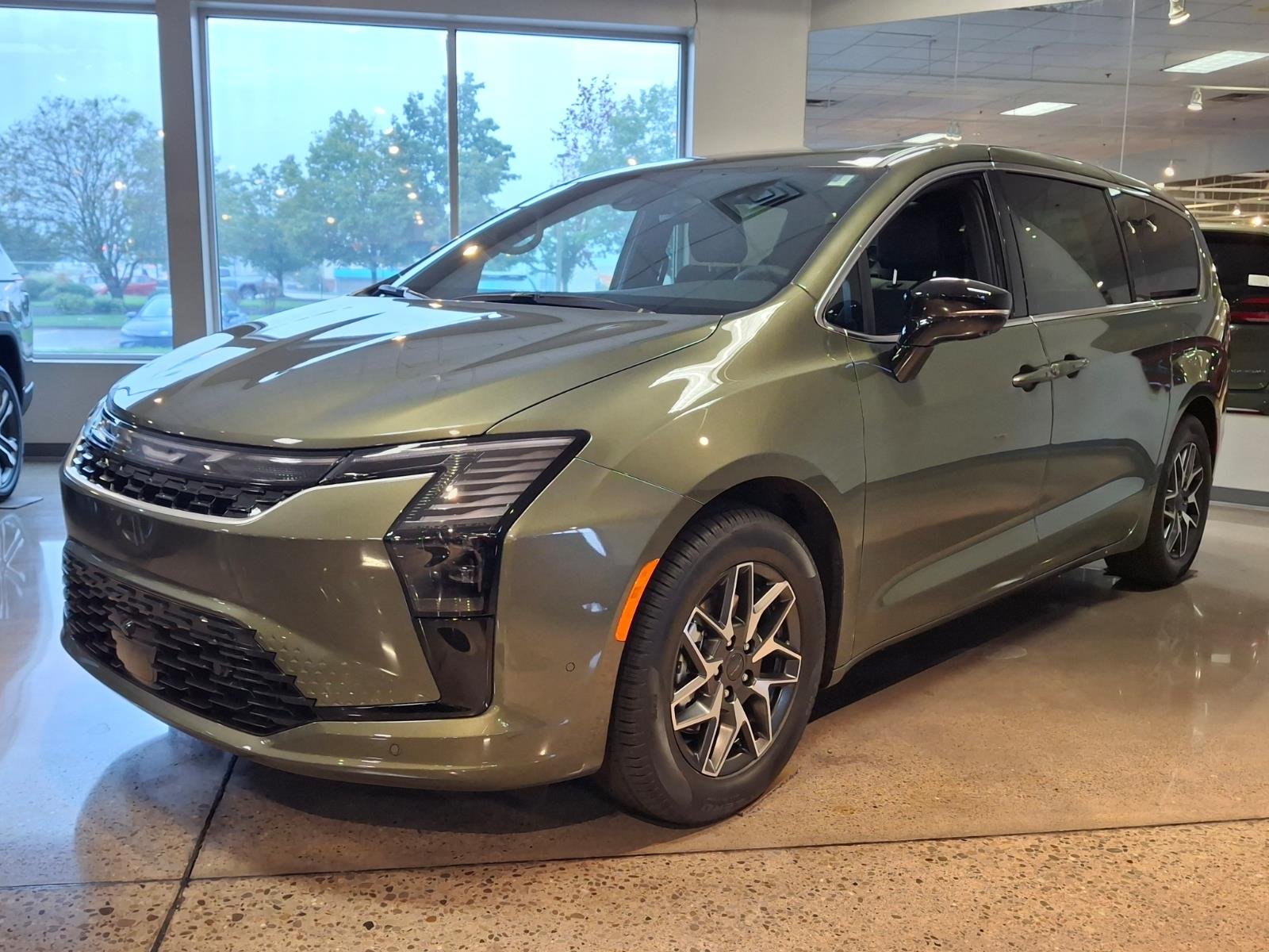 2027 Chrysler Pacifica Limited