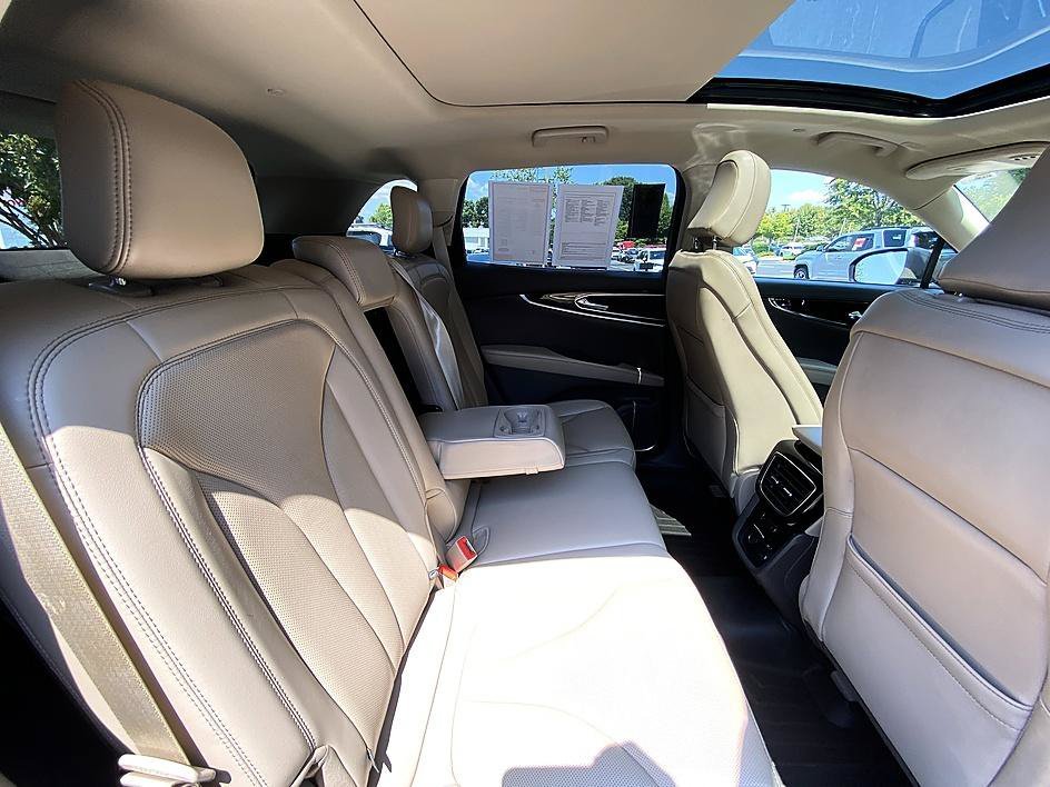 Used 2022 Blue Metallic Lincoln Reserve image 25