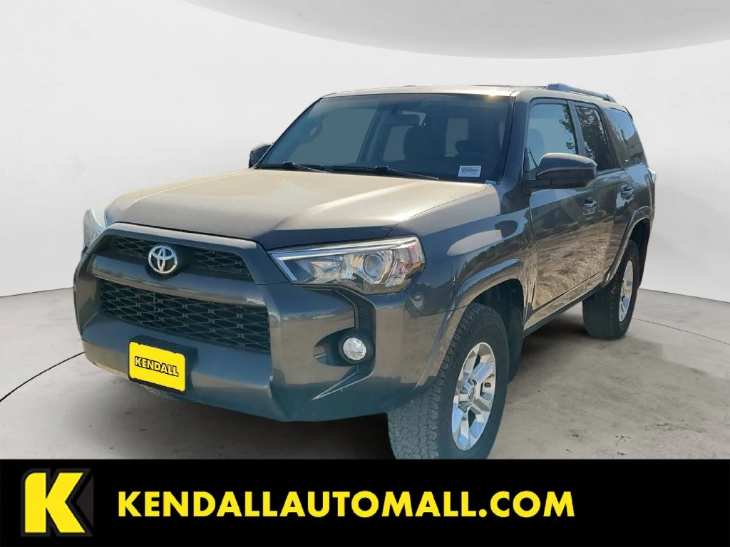 Used 2015 Gray Toyota SR5 image 1