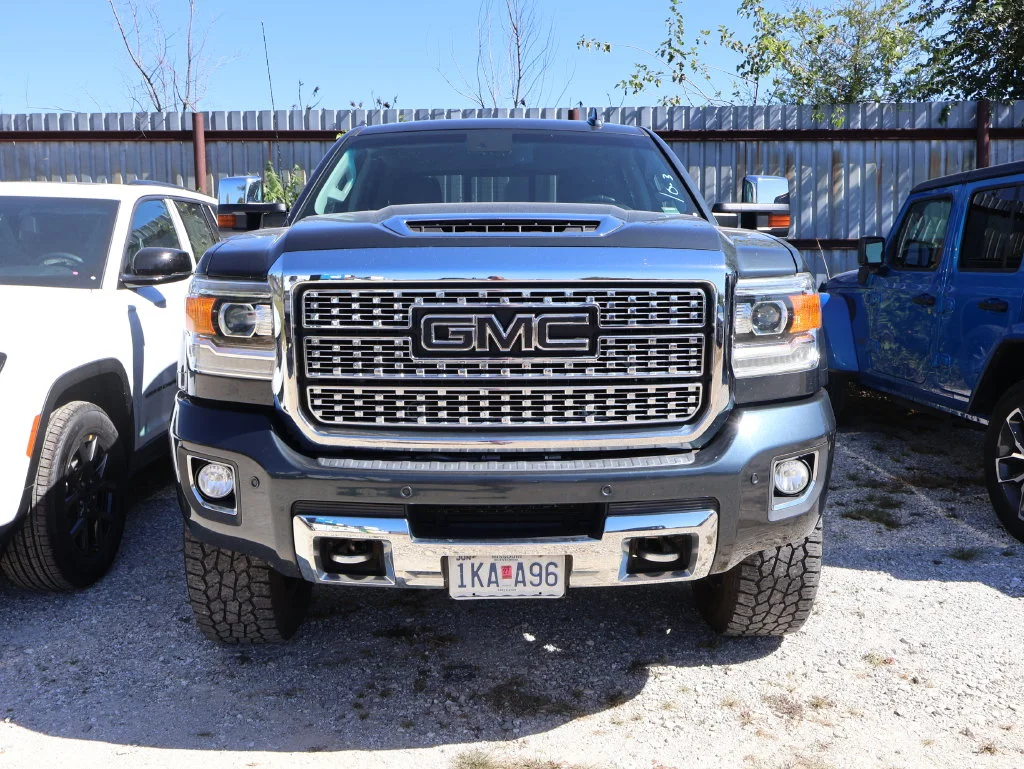 Used 2018 Gray GMC Denali image 12