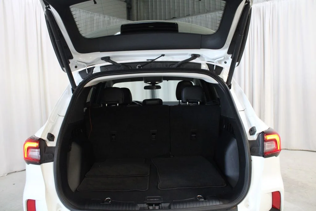Used 2023 White Ford Active image 29
