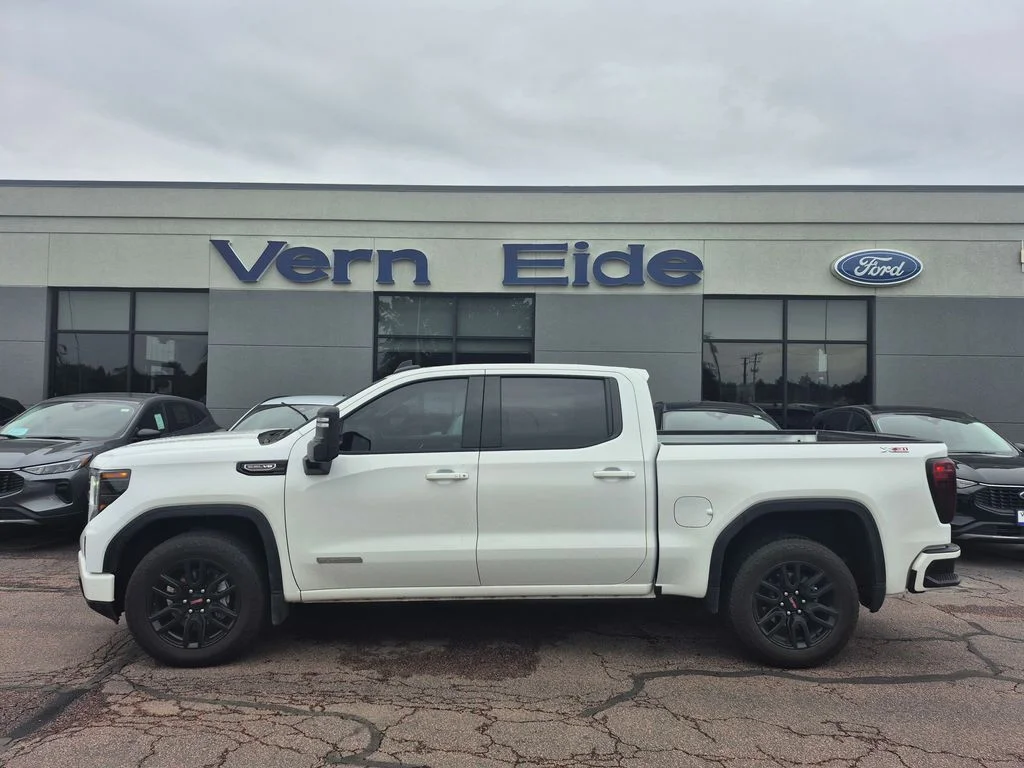 2023 GMC Sierra 4WD Crew Cab Short Box Elevation's photo