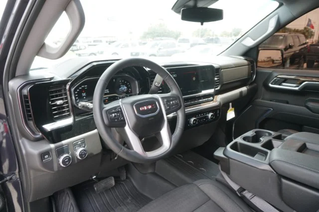 Used 2024  GMC Elevation image 15