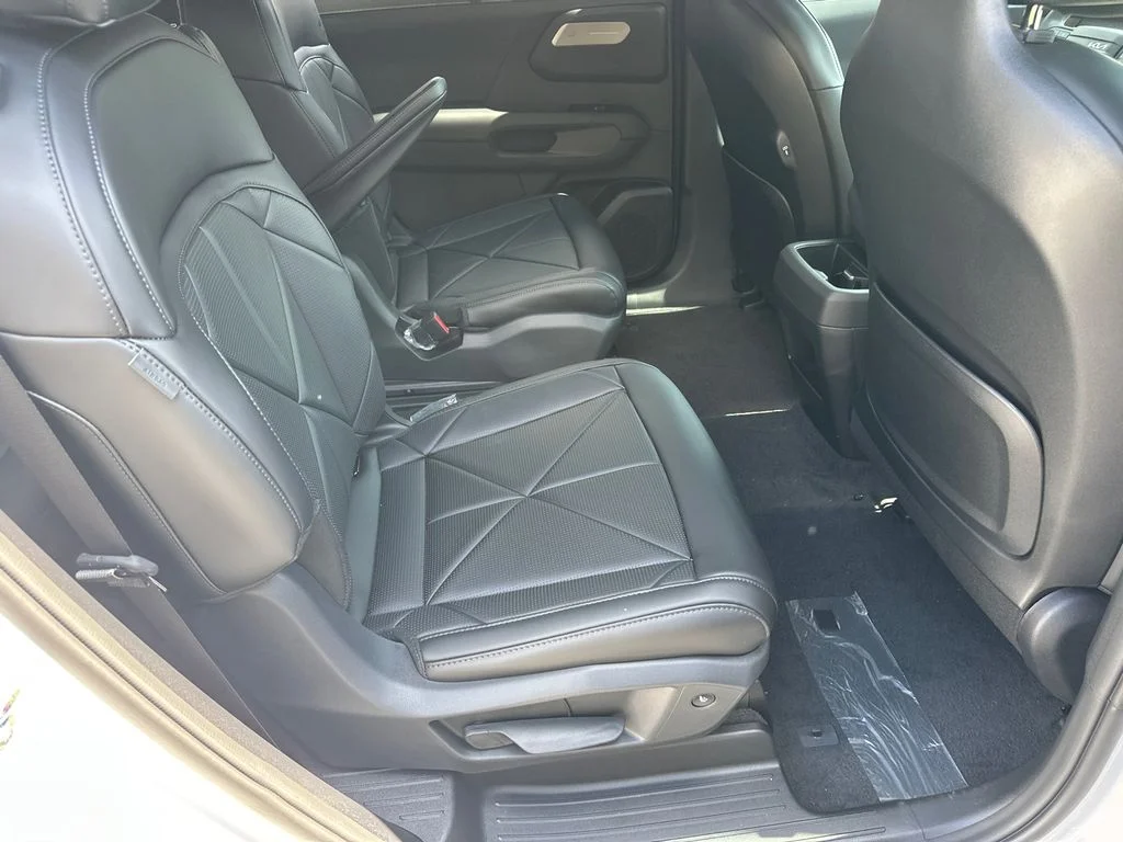 New 2027 White Kia EX image 15