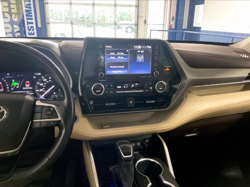 Used 2021 Pearl Toyota XLE image 18
