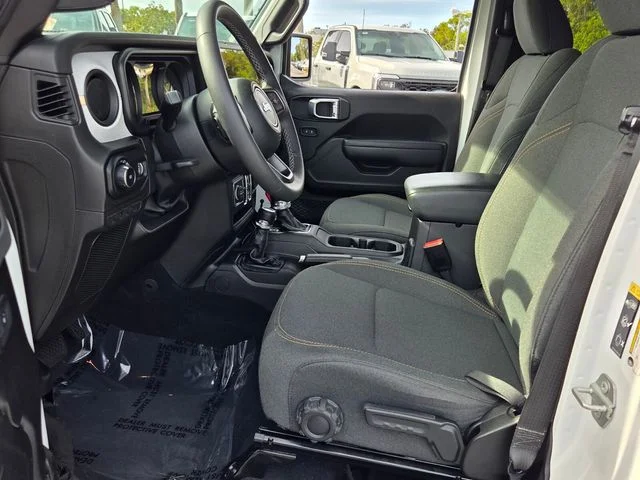 Used 2025 Bright White Clearcoat Jeep Sport S image 9