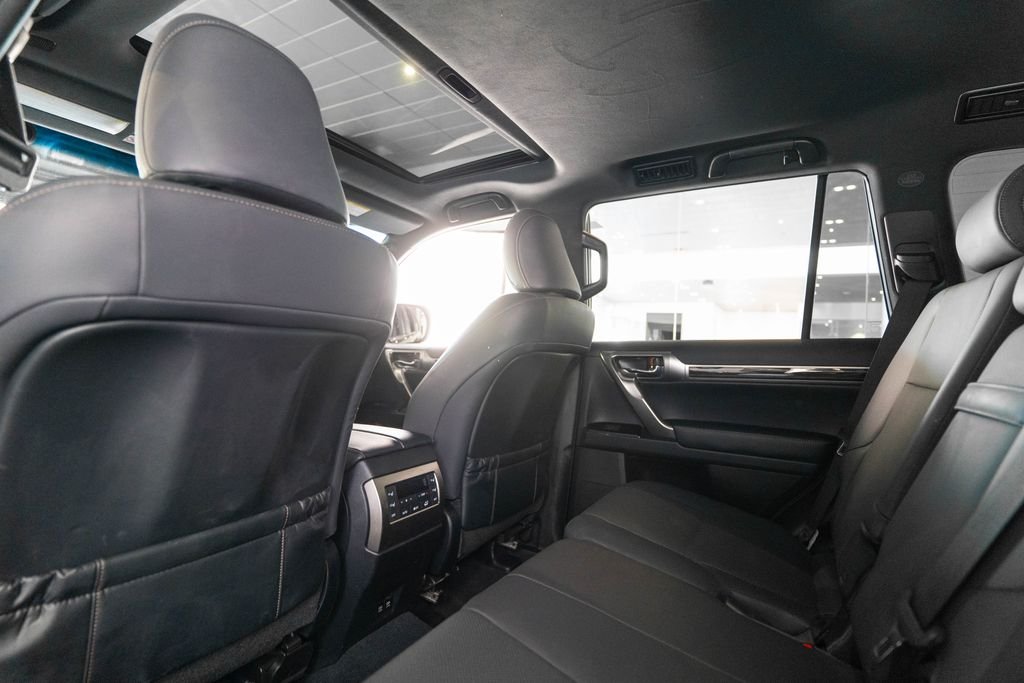 Used 2022 Black Lexus 460 image 13