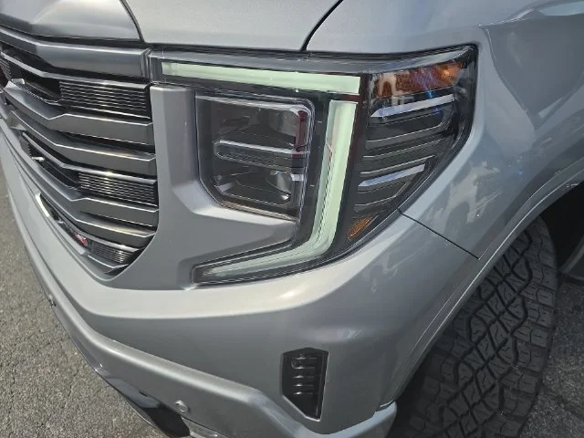 Used 2024 Silver GMC AT4 image 33