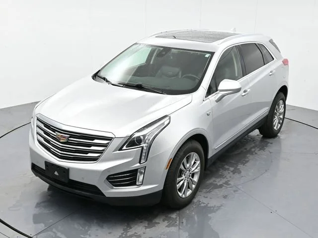 Used 2017 RADIANT SILVER METALLIC Cadillac Luxury FWD image 35