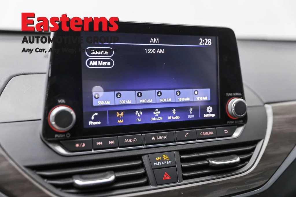 Used 2025 White Nissan 2.5 SV image 19
