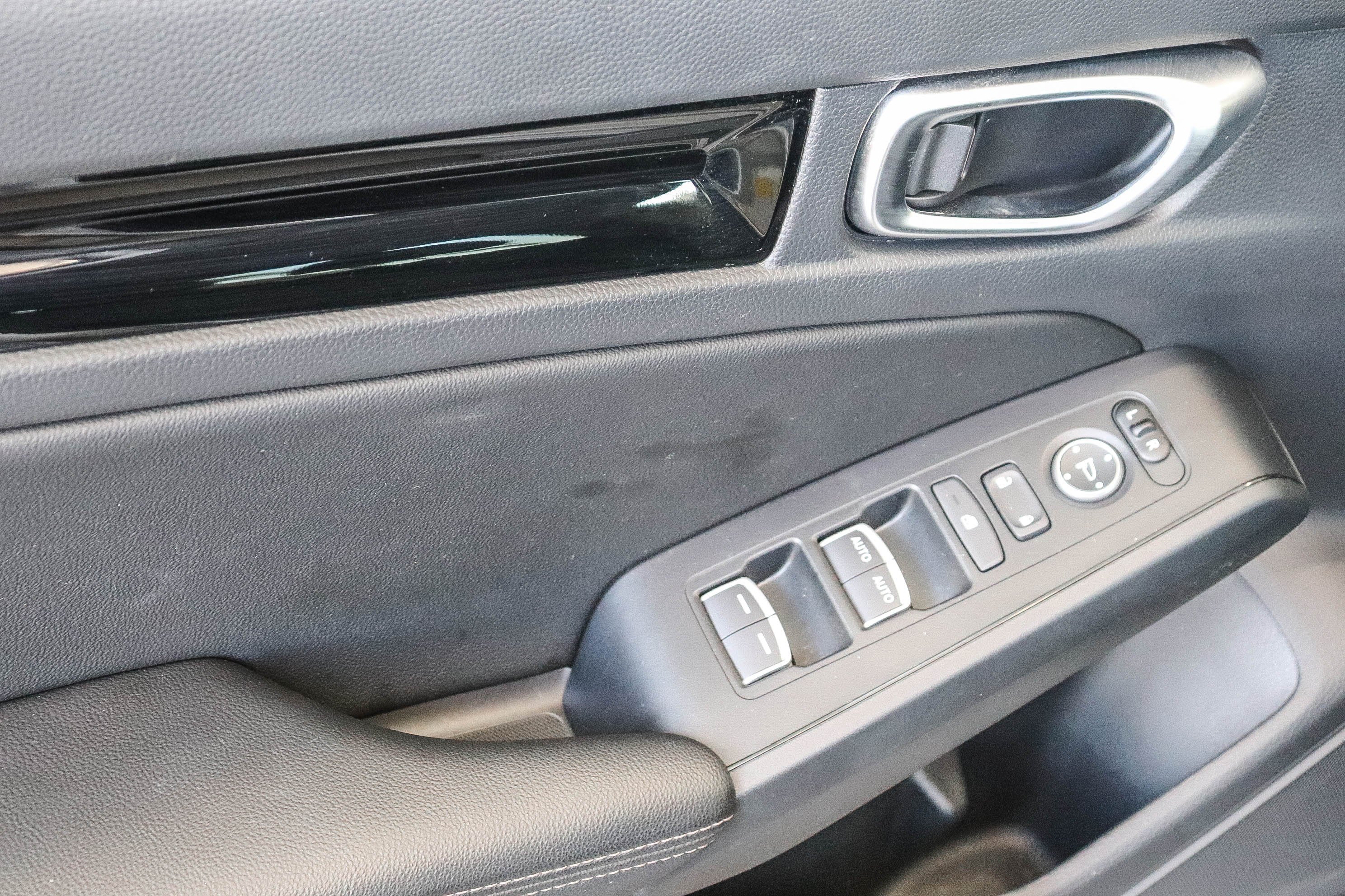 2024 Honda Civic Hatchback EX-L - Photo 25