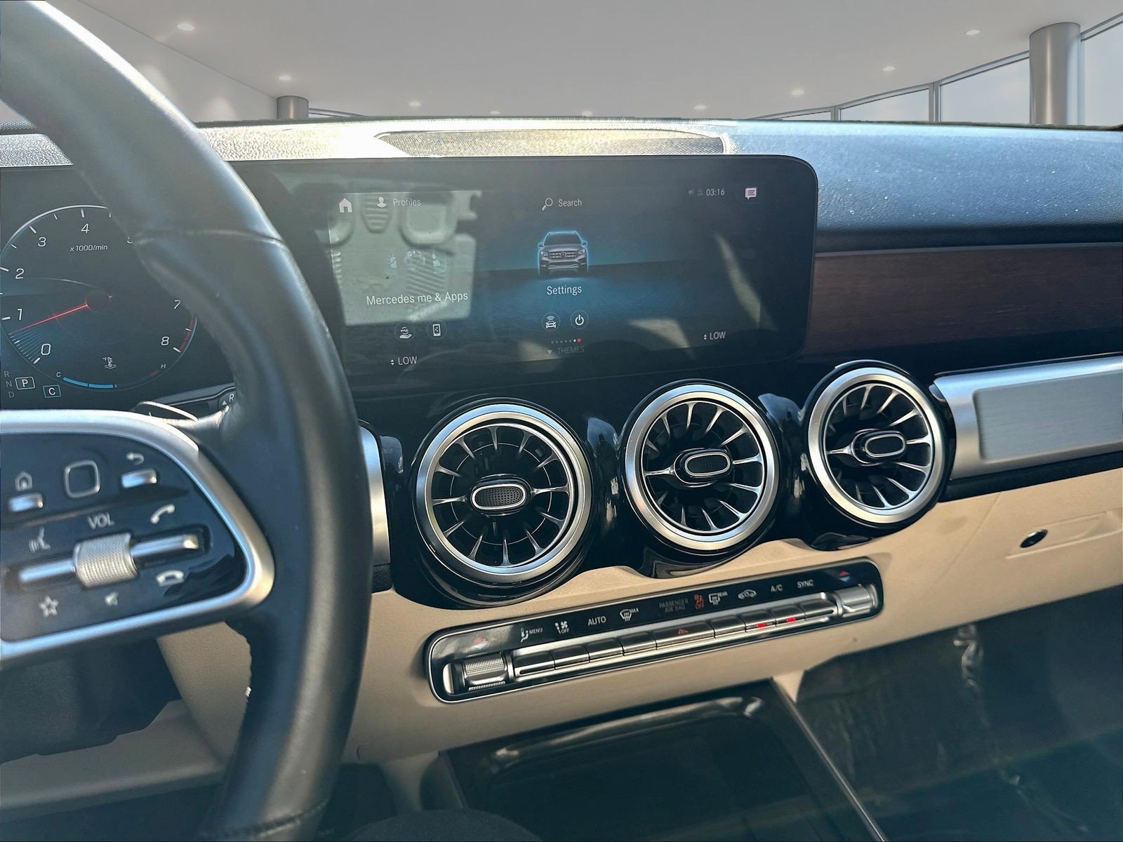 Used 2022 Galaxy Blue Metallic Mercedes-Benz GLB 250 image 11