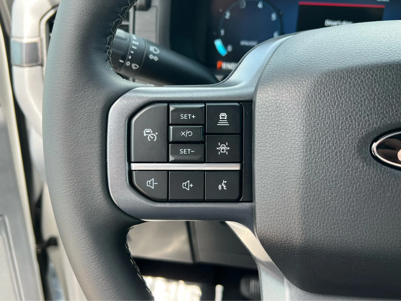 New 2026 Oxford White Ford XLT image 32