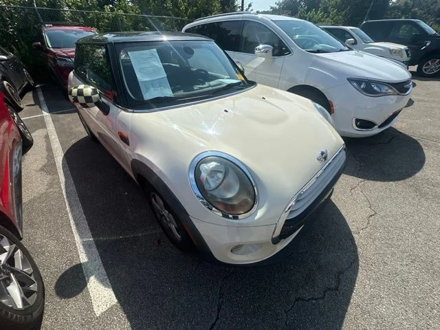 Used 2015 White MINI Base image 1