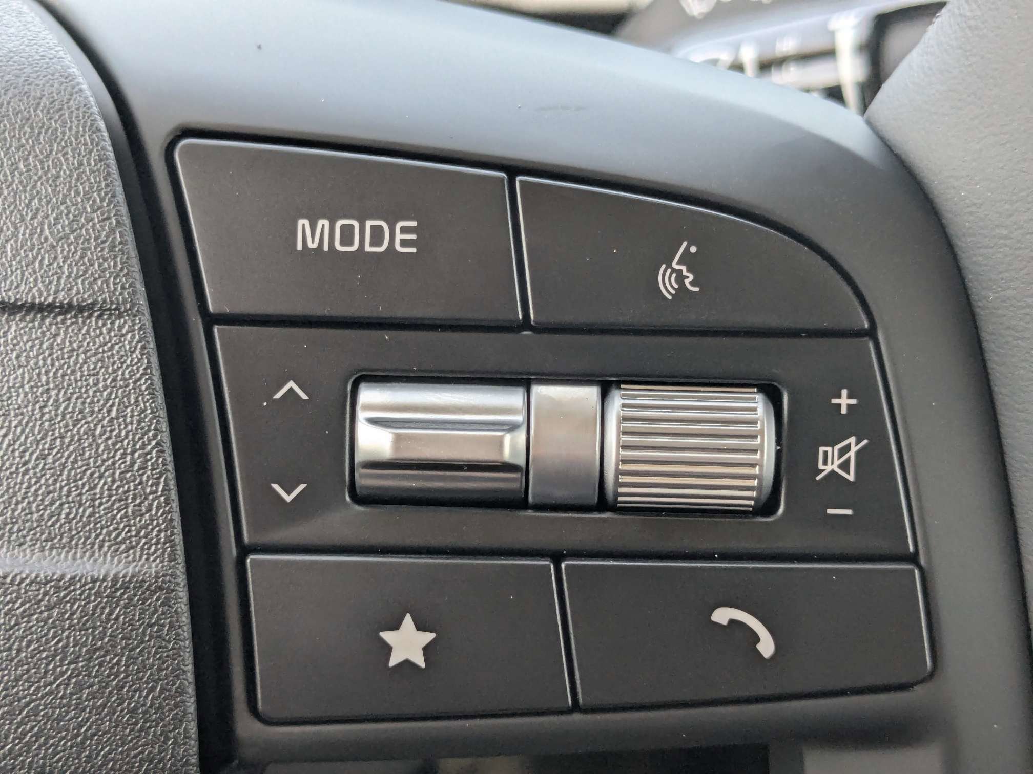 New 2026 Glacial White Pearl Kia LX image 33