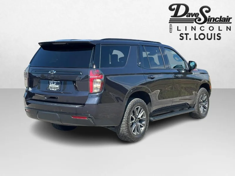 Used 2023 Gray Chevrolet Z71 image 3
