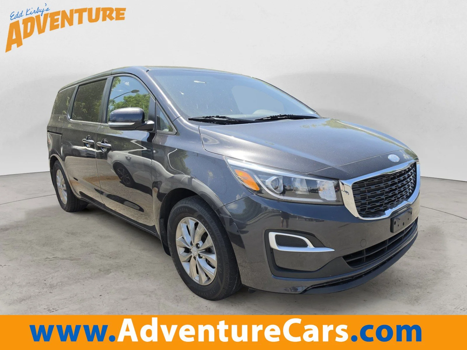 2019 Kia Sedona LX's photo
