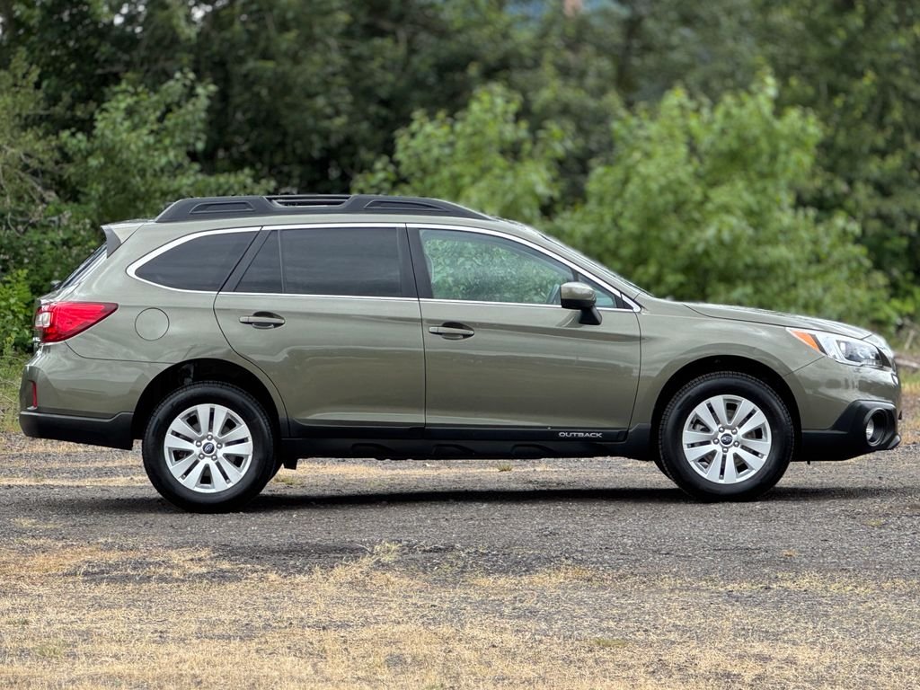 Used 2017 Wilderness Green Metallic Subaru 2.5i Premium image 7