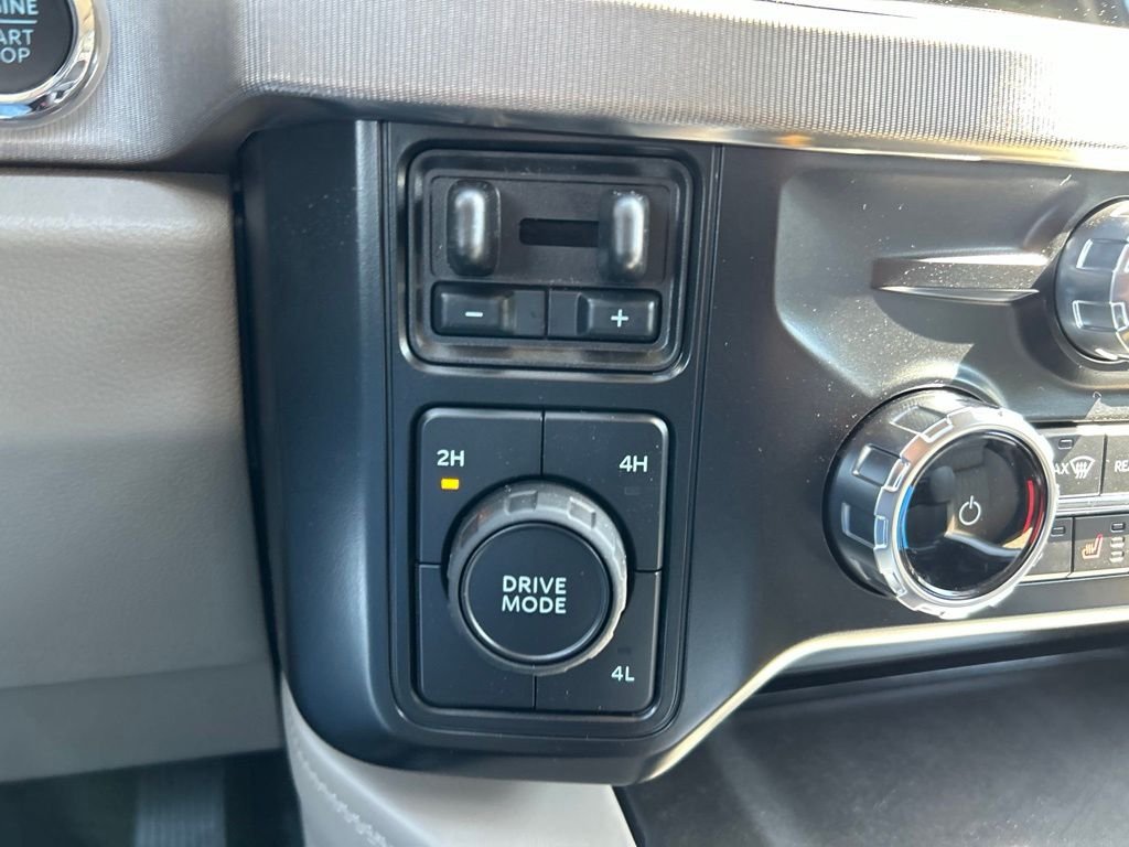 New 2026 Star White Metallic Tri-Coat Ford Platinum image 28