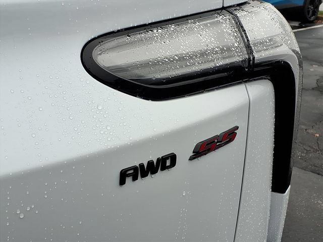 New 2026 Polar White Tricoat Chevrolet SS image 23