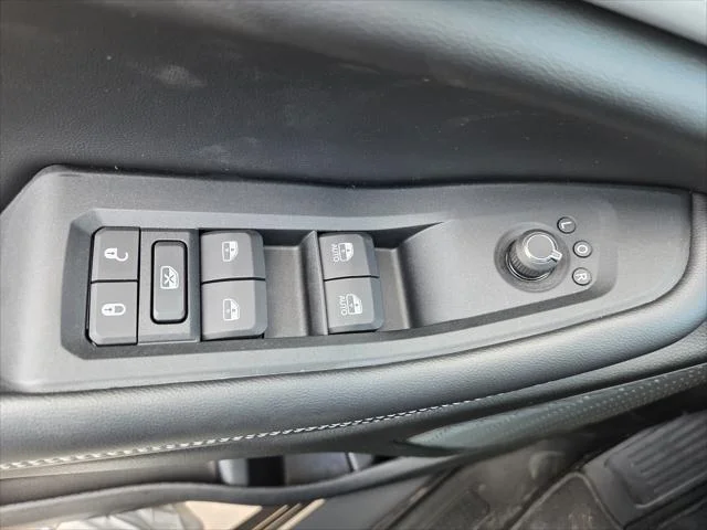 New 2027 Sting-Gray Clear-Coat Paint Jeep Laredo Altitude image 17