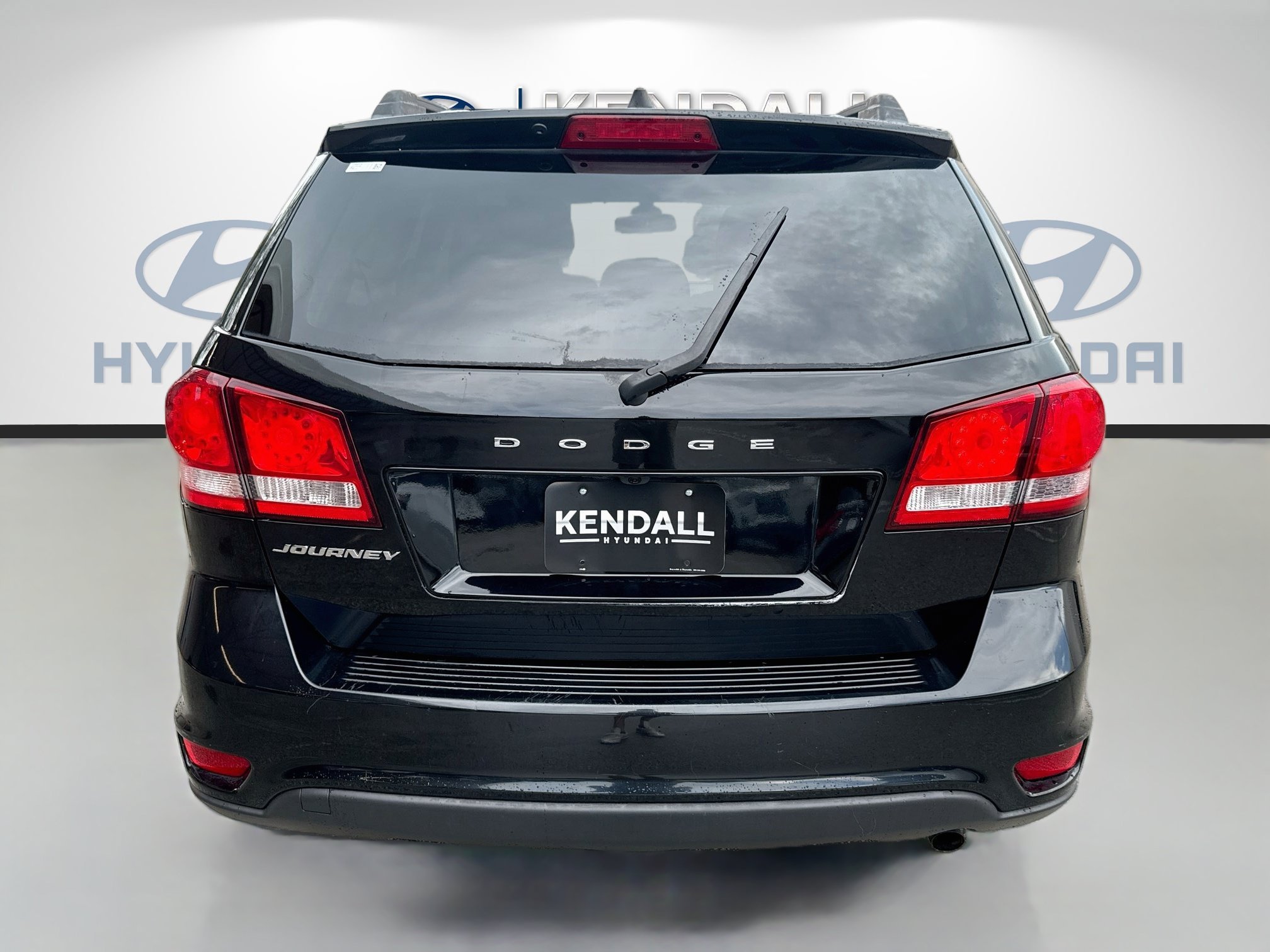 Used 2019 Pitch Black Clearcoat Dodge SE image 5