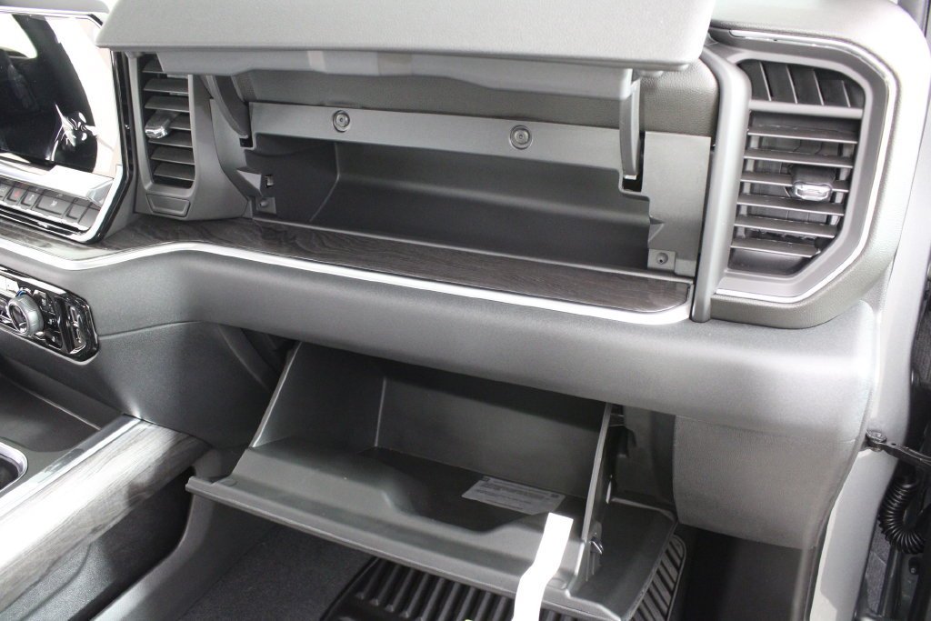 2026 Chevrolet Silverado 1500 LTZ - Photo 19