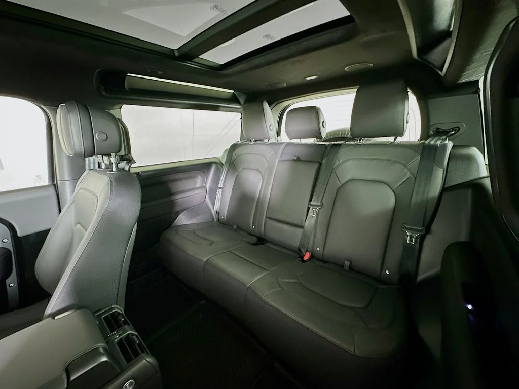 New 2026 Santorini Black Land Rover V8 image 24