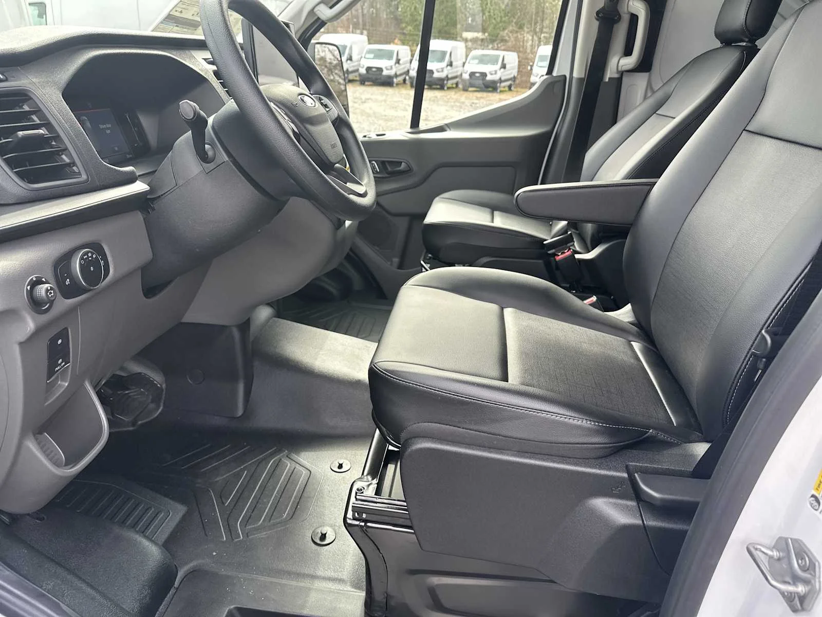 New 2026 Oxford White Ford Cargo Van image 10