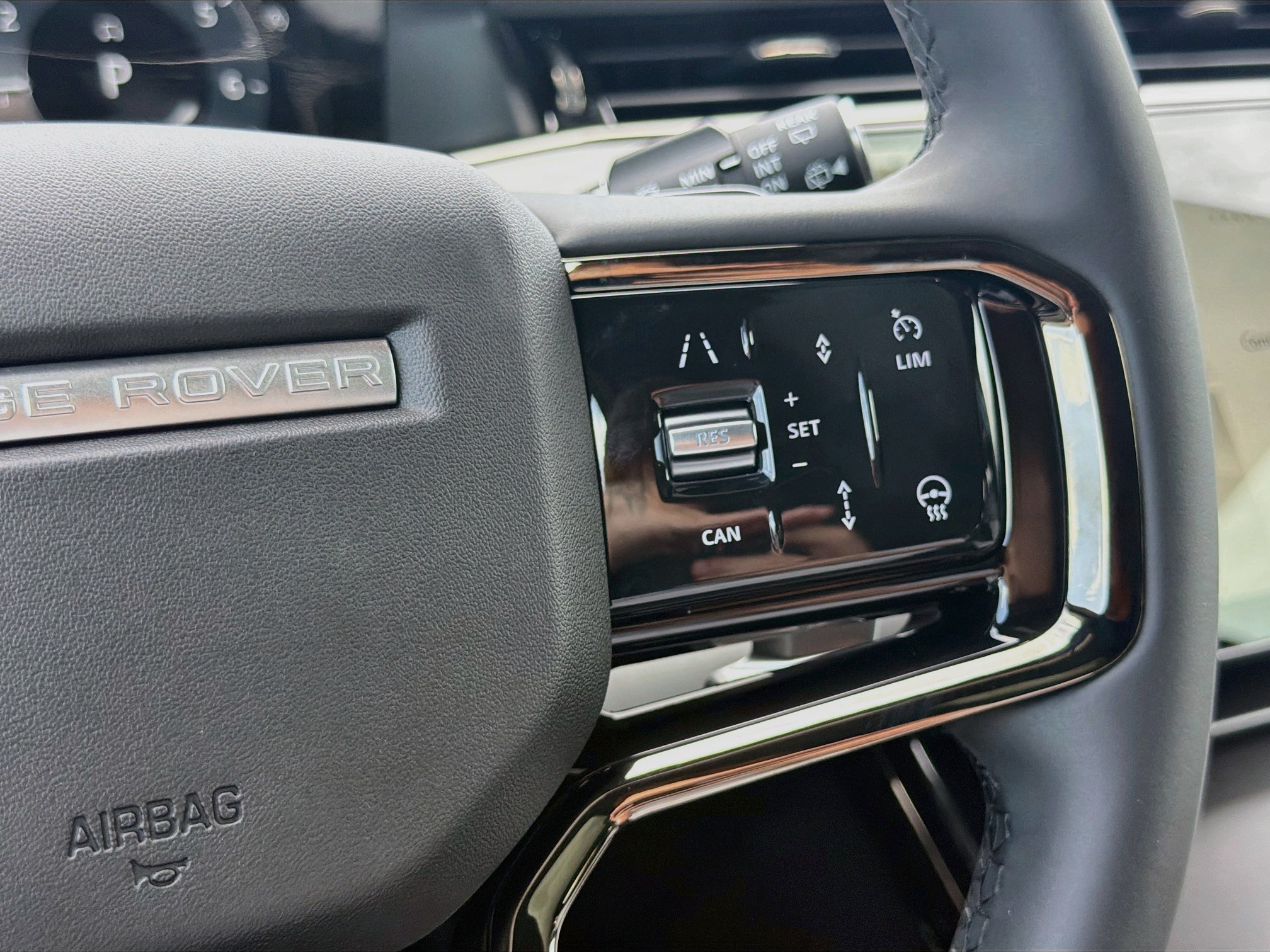 New 2026 Ostuni Pearl White Land Rover Hoxton Edition image 38
