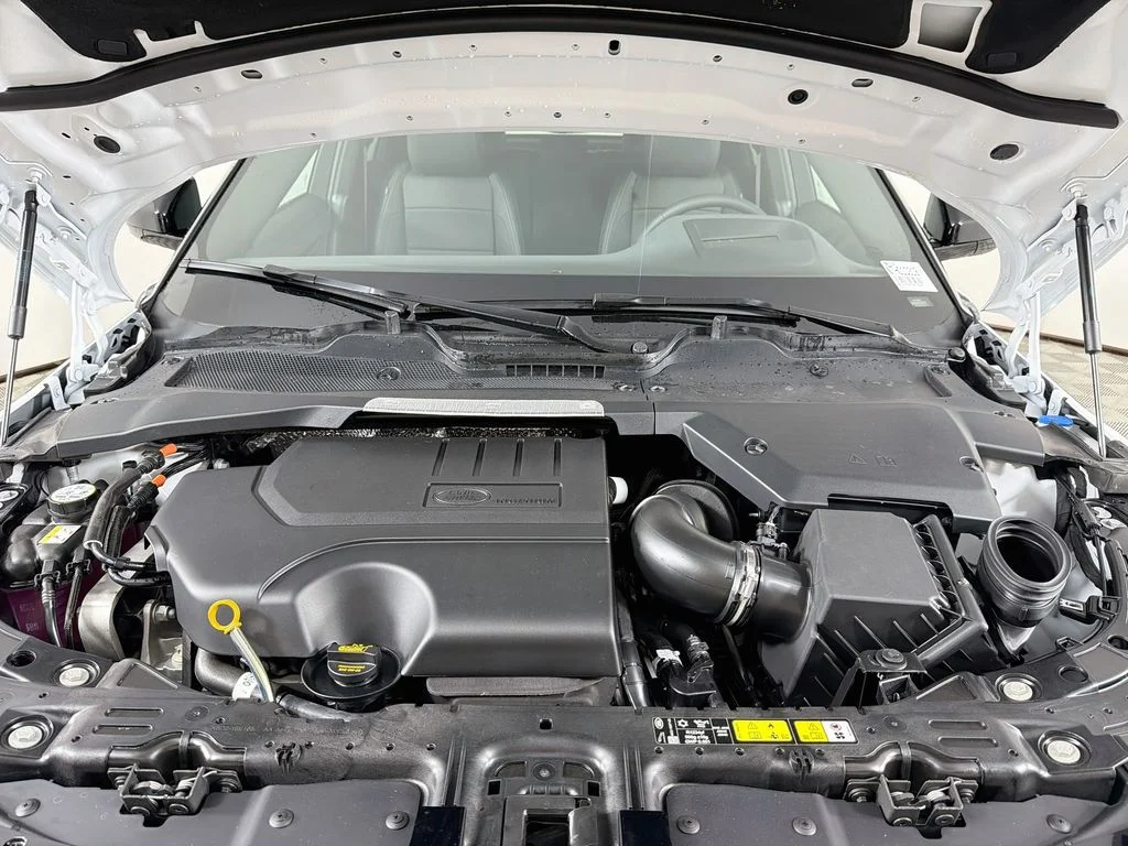 New 2026 Fuji White Land Rover Hoxton Edition image 32