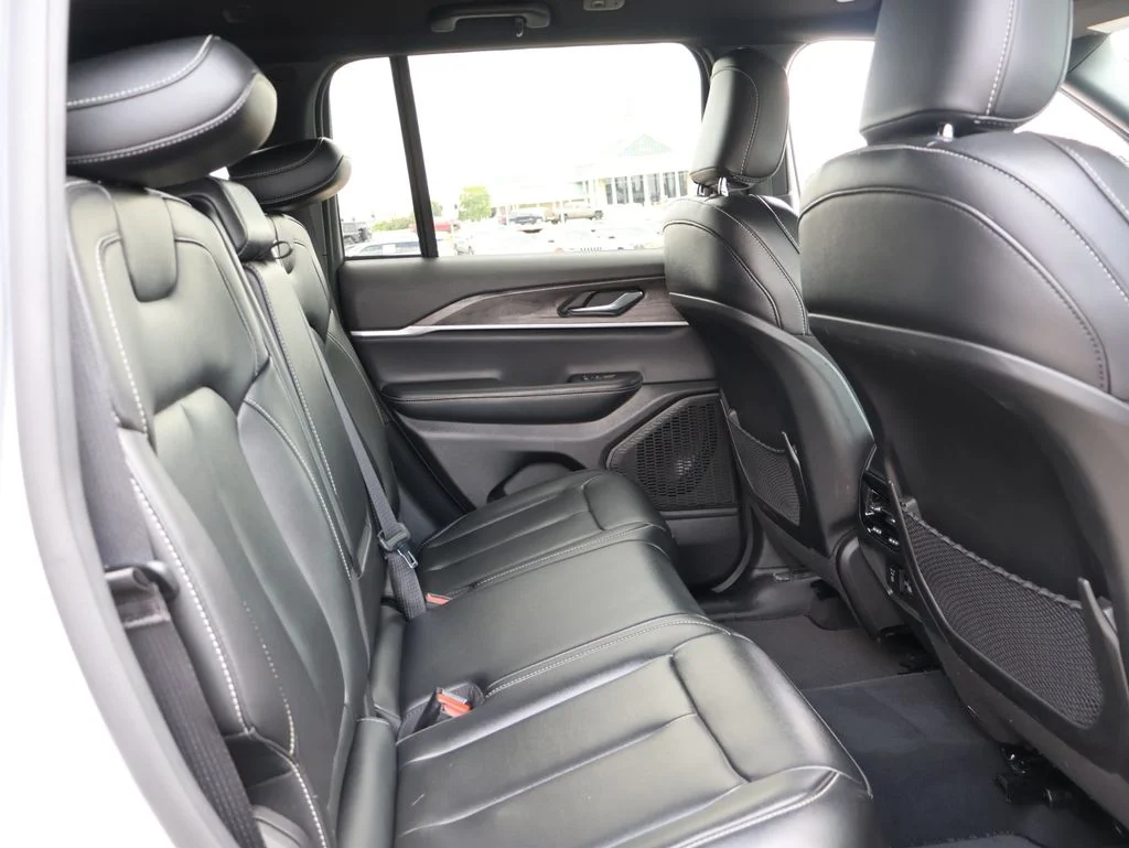 Used 2024 Silver Jeep Limited image 11
