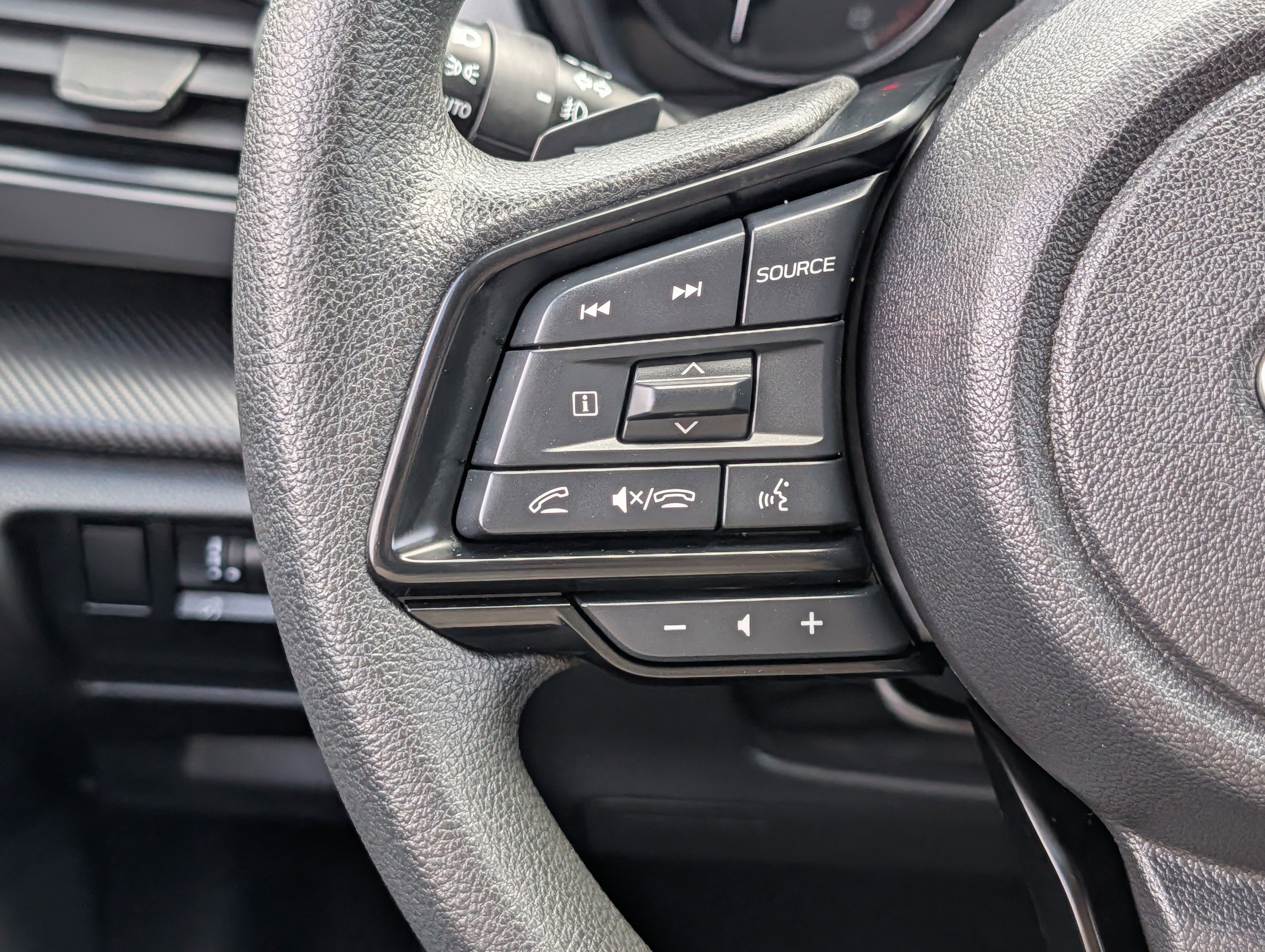 Used 2025 Crystal Black Silica Subaru Premium image 31