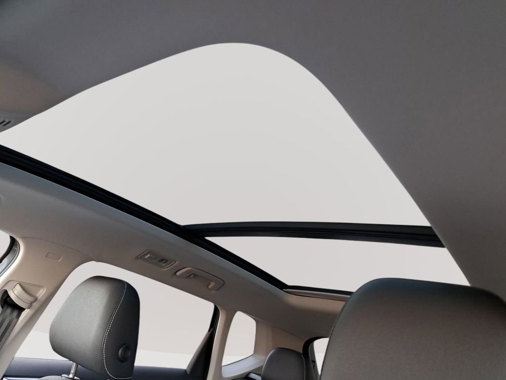 2025 Volkswagen Taos SEL - Photo 35