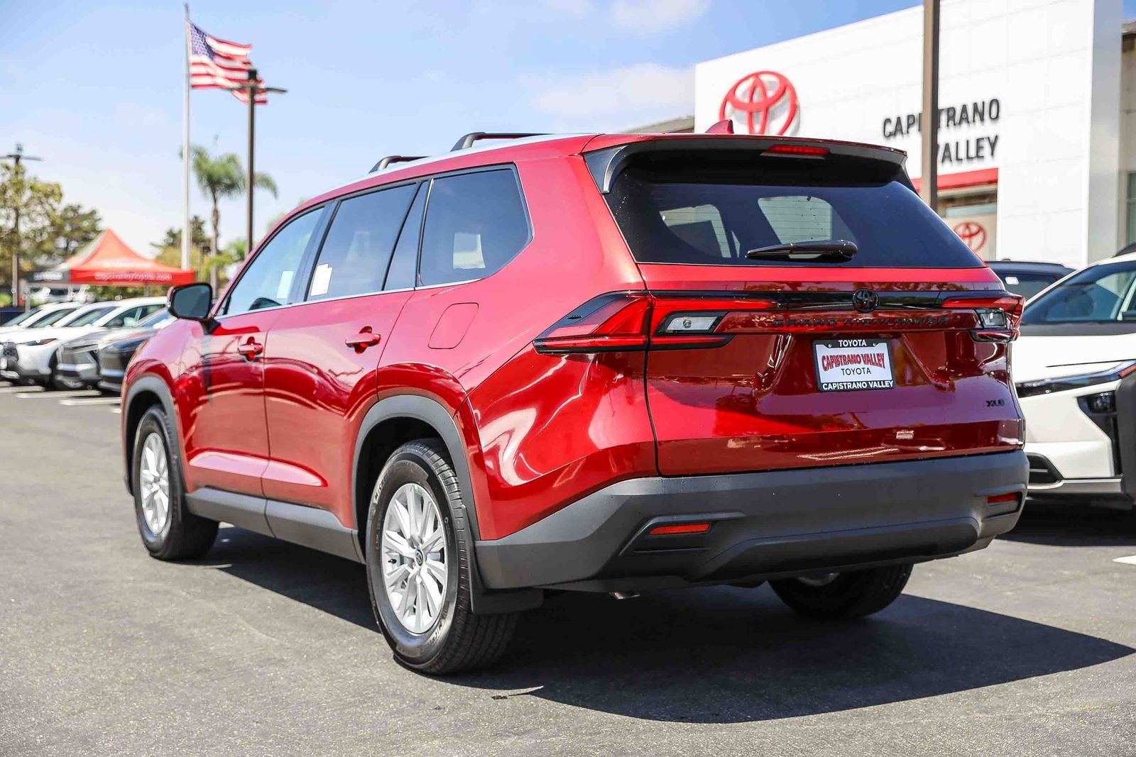 New 2026 Ruby Flare Pearl <sup>1</sup> Toyota  XLE image 6