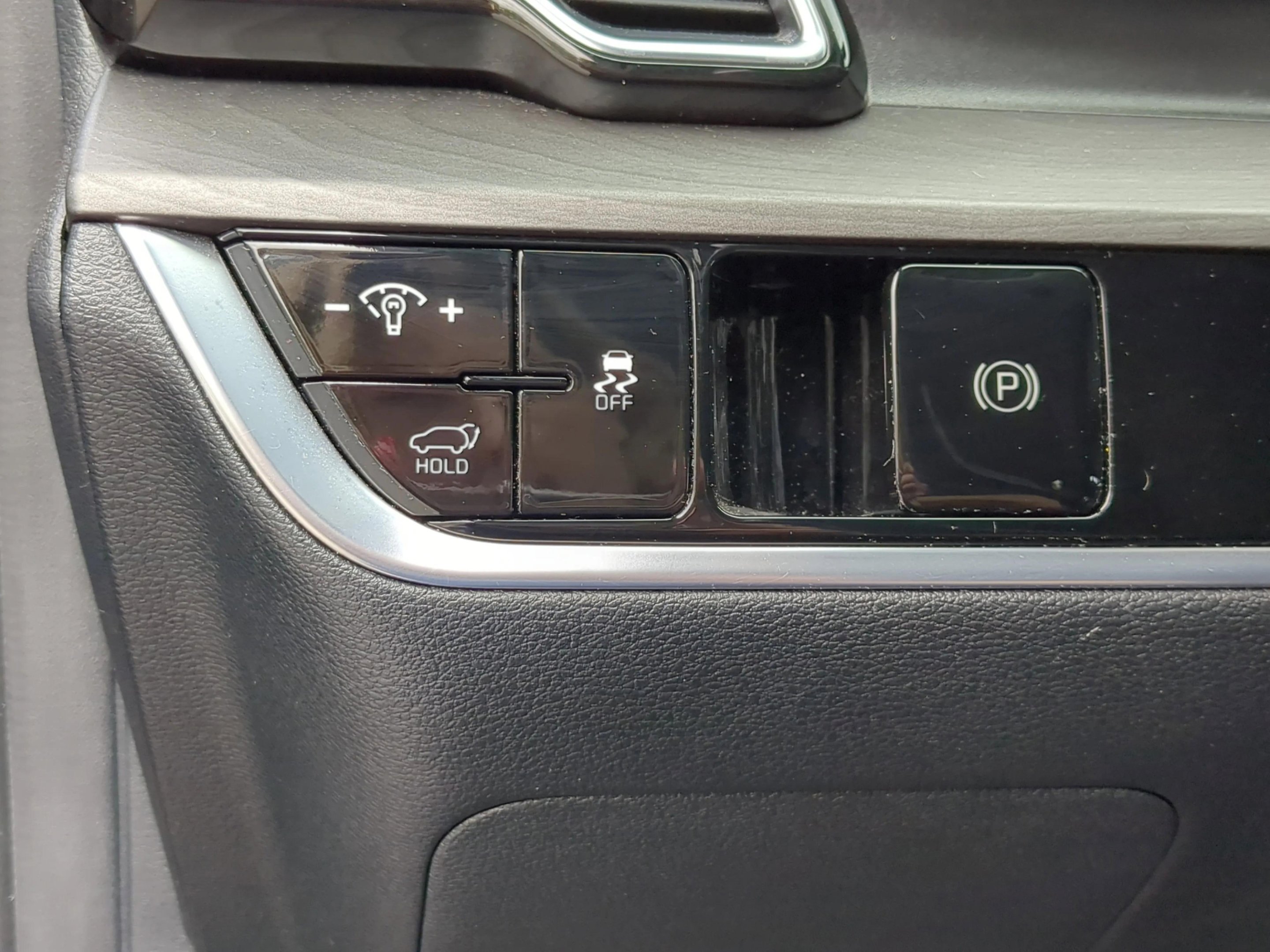 Used 2024 Red Kia X-Line image 27