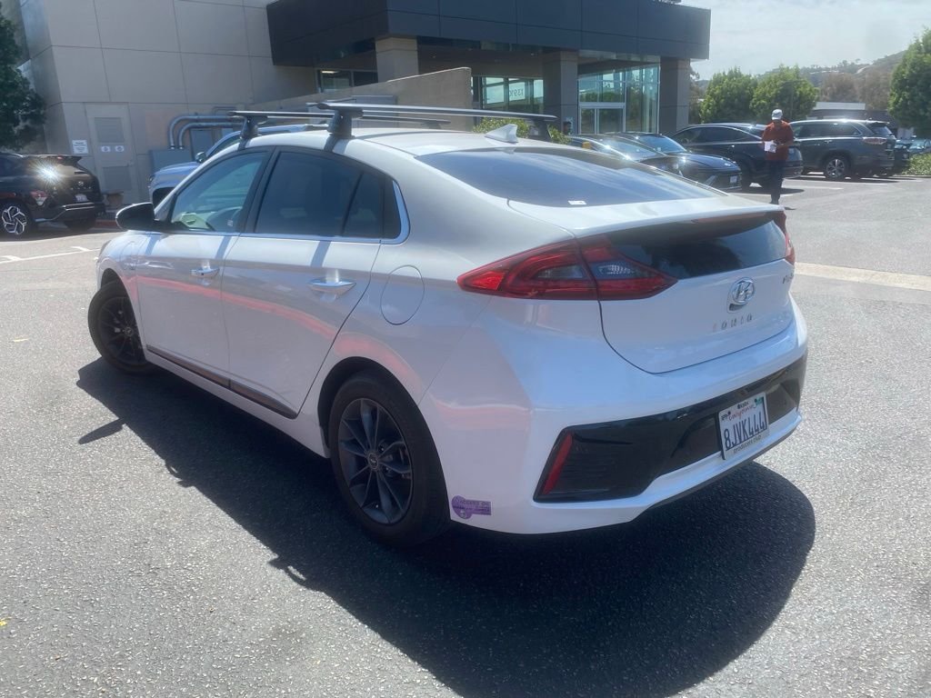 Used 2019 White Hyundai Limited image 3