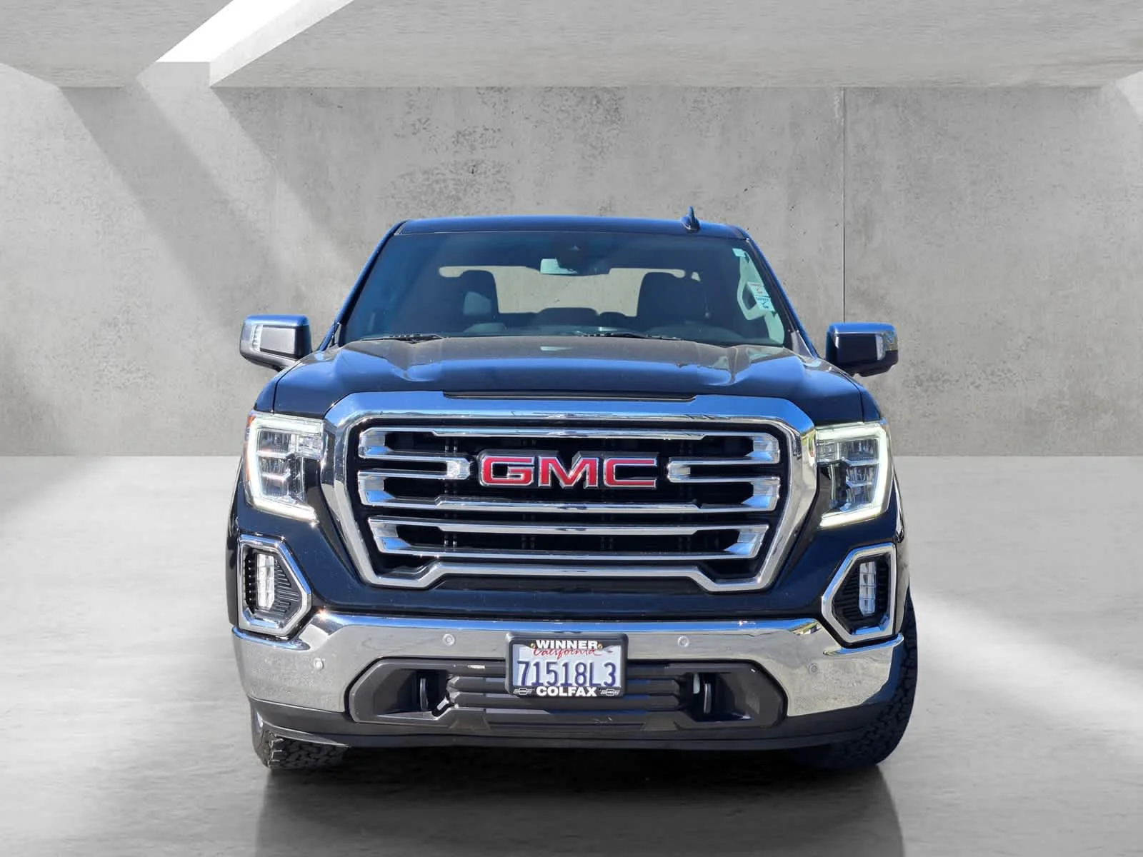 Used 2022 Onyx Black GMC SLT image 2