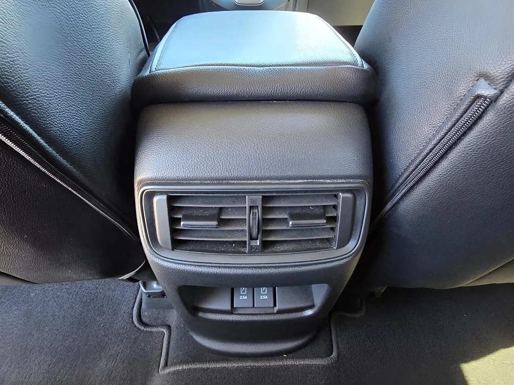 Used 2018 White Diamond Pearl Honda EX image 12