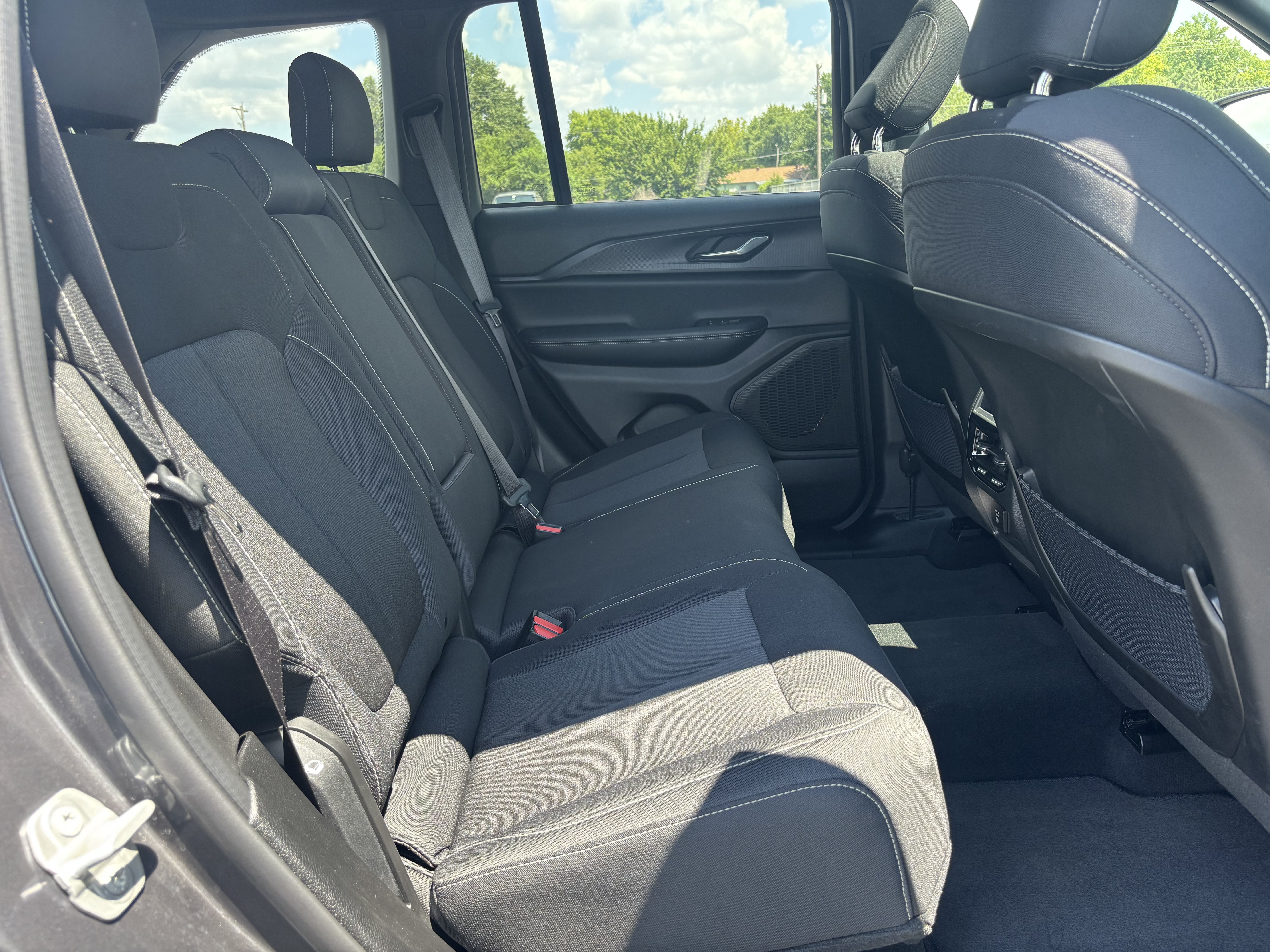 Used 2024 Baltic Gray Metallic Clearcoat Jeep Laredo X image 26