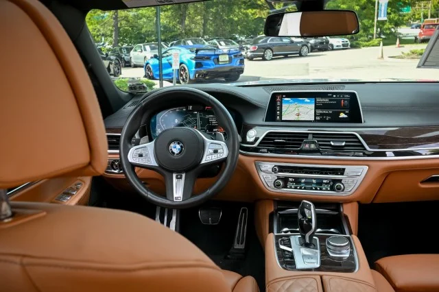 Used 2022 WHITE BMW 750i xDrive image 35