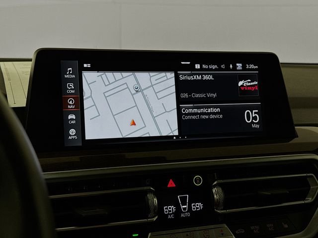 Used 2024 White BMW sDrive30i image 15